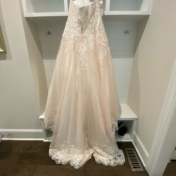 Wedding Dress size 18 - Picture 1 of 5